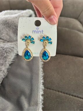 5/$25 Mint Gold-Tone Earrings with Teardrop Blue Crystals
